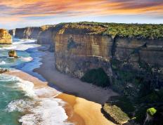 世俱杯2025-双线狂飙，从绿茵场到硬木地板的生死战接管艺术