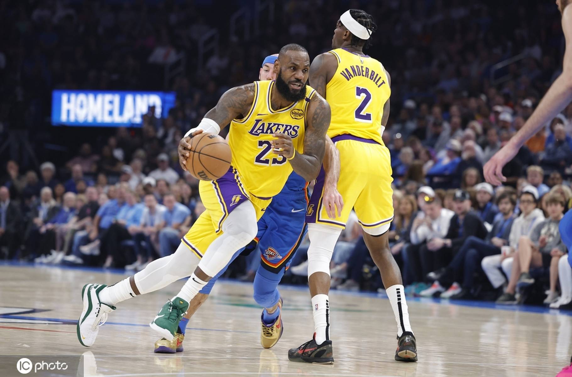 世俱杯时间-湖人惨负掘金，詹姆斯24分难救主的简单介绍