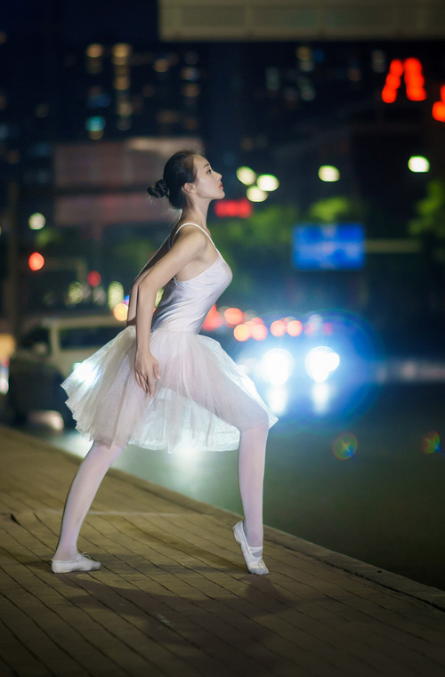 世俱杯直播-冰岛风暴席卷F1街道赛,焦点战中强势拿下葡萄牙